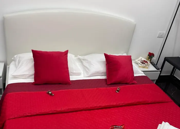 Lux House Naples Airport