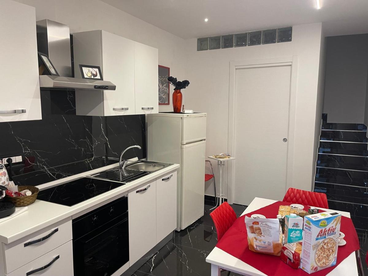Lux House Airport Guest house *