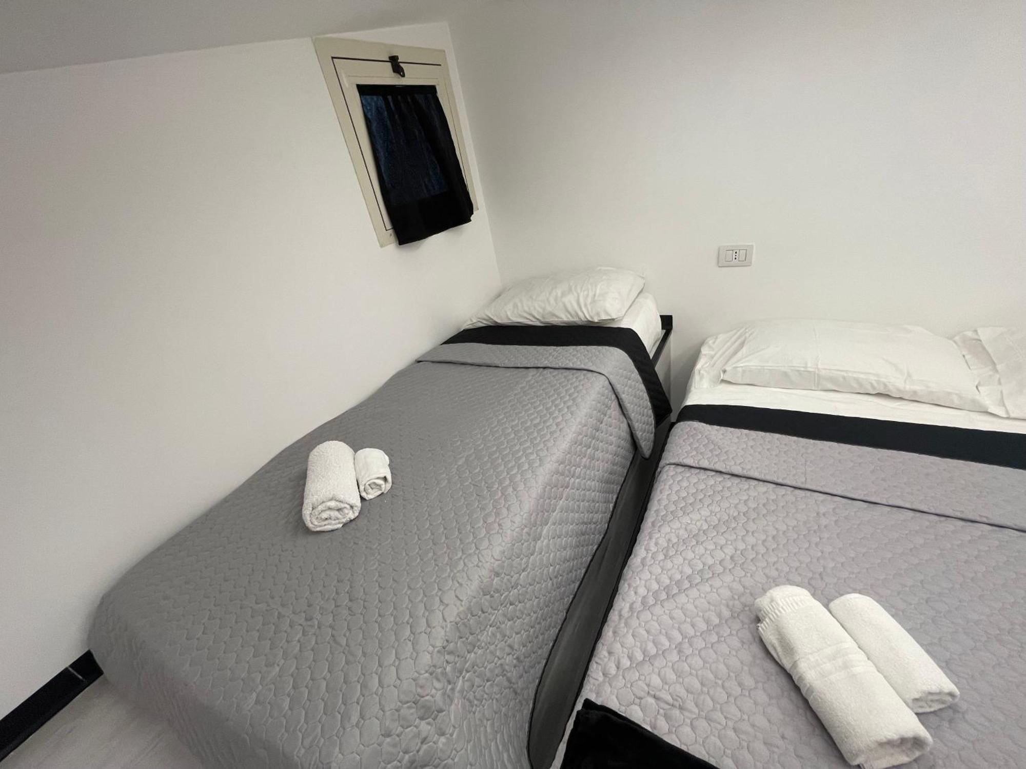 Lux House Airport Guest house Naples