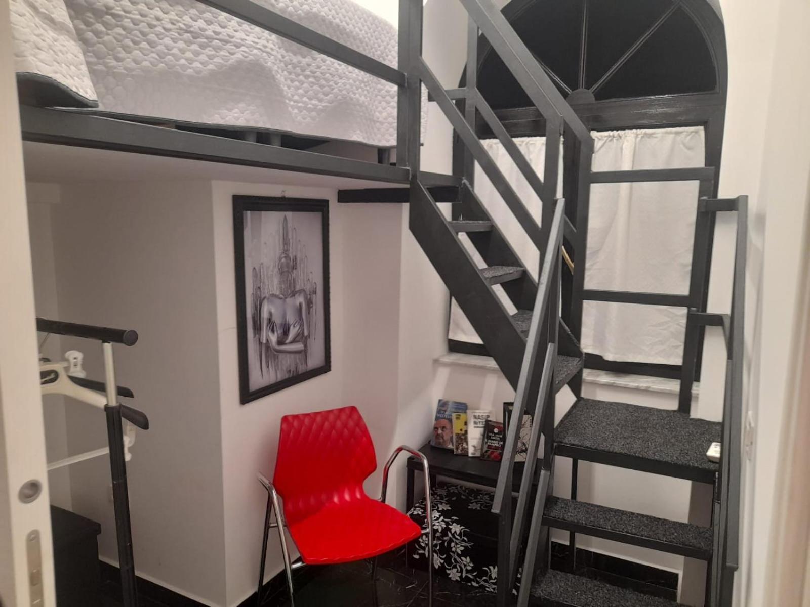 Lux House Airport Guest house