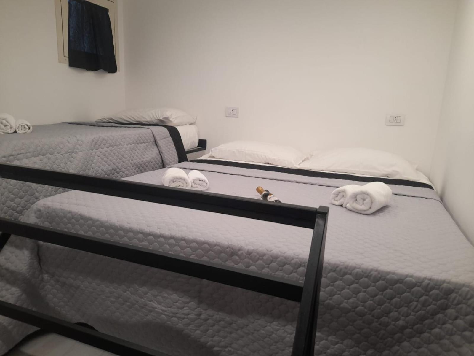 Lux House Airport Guest house Naples