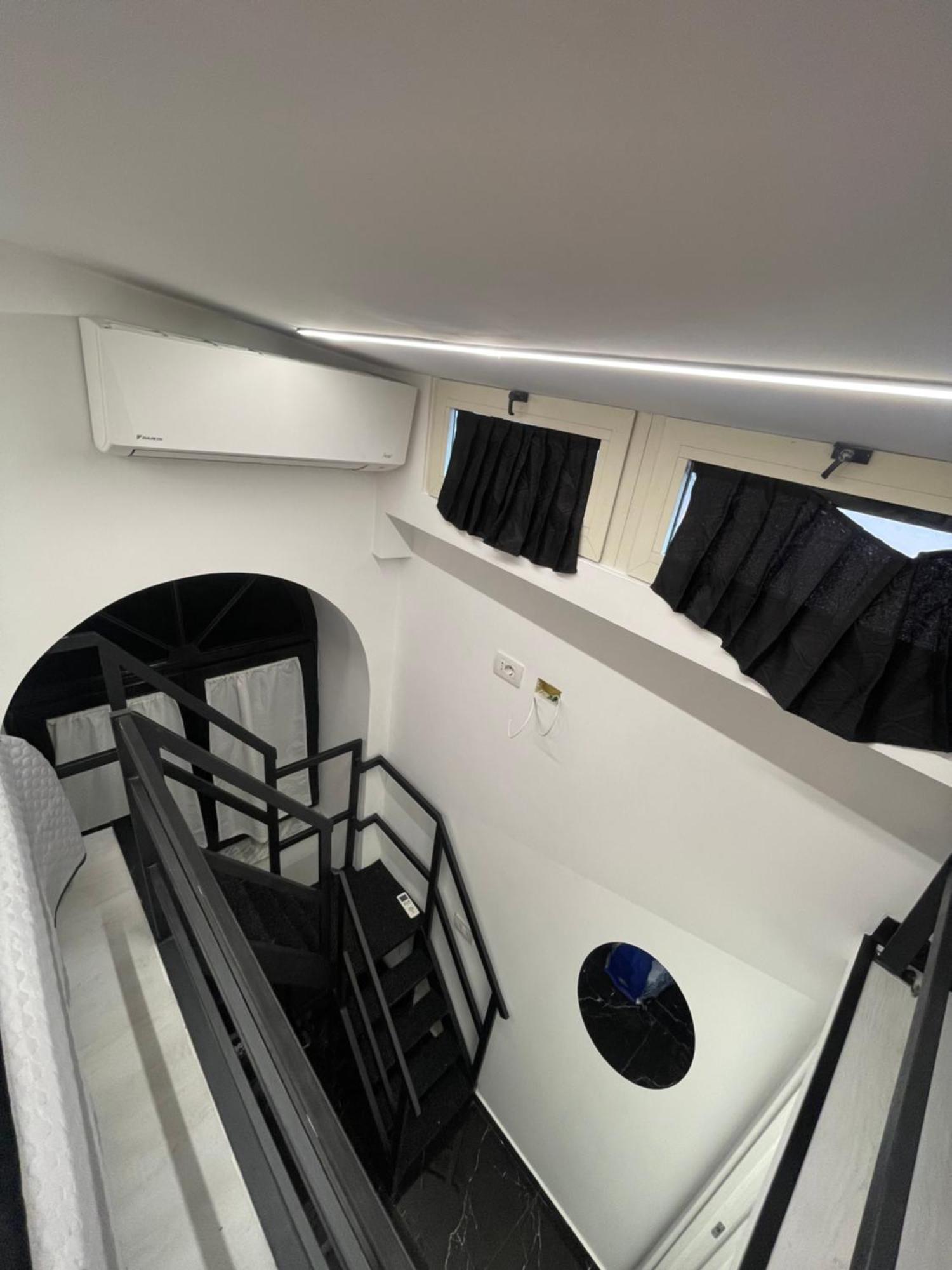 Lux House Airport Guest house *